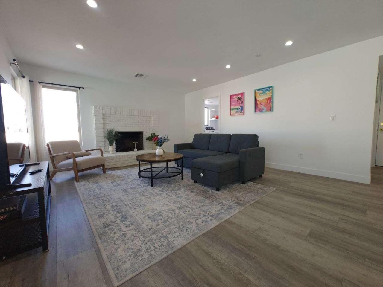 The Strip Is Just Around The Corner! Newly Renovated Luxury Modern Minimalist Villa With Large Pool! Лас Вегас Екстериор снимка