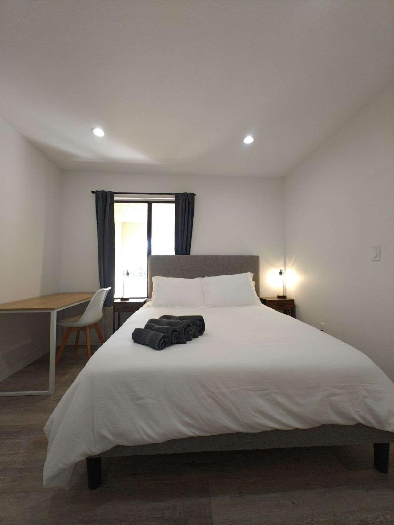 The Strip Is Just Around The Corner! Newly Renovated Luxury Modern Minimalist Villa With Large Pool! Лас Вегас Екстериор снимка